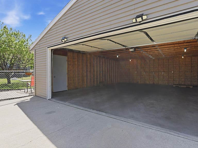809 E Presentation St photo 5