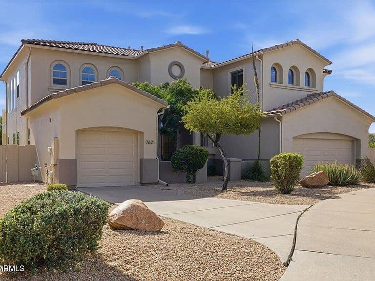 7621 E TARDES Drive photo 2
