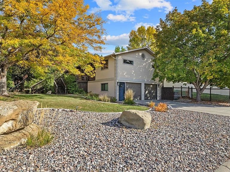 3205 Flamingo Way photo 2