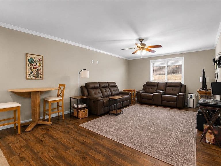 1816 Granada Drive photo 4
