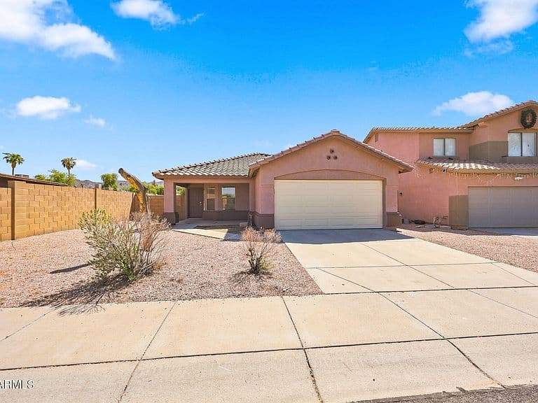 321 W HARWELL Road photo 1