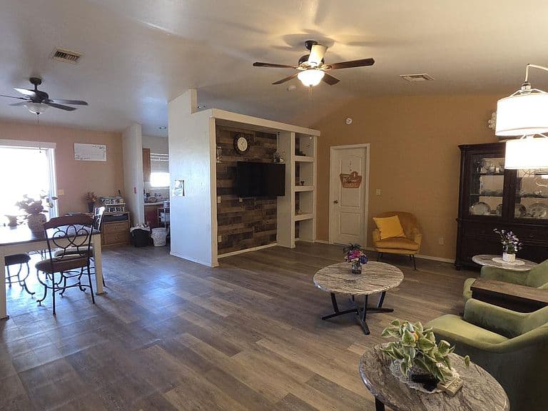 9054 W TINAJAS Drive photo 4