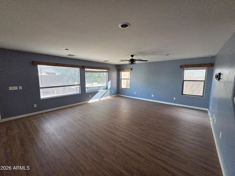 775 E LESLIE Avenue photo 5