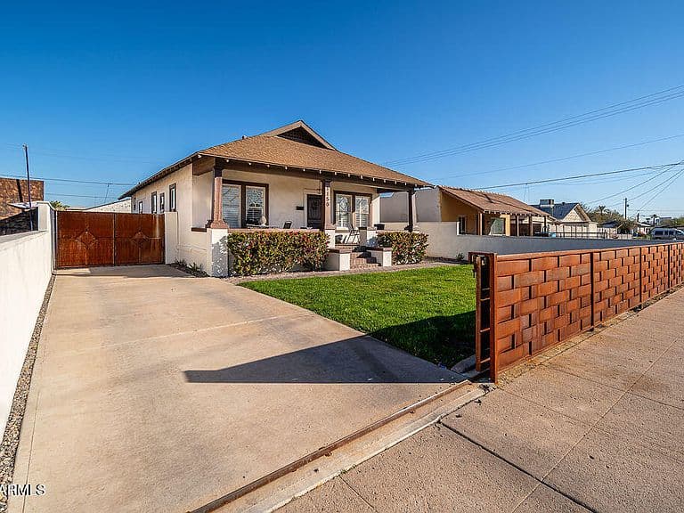 1150 E POLK Street photo 2
