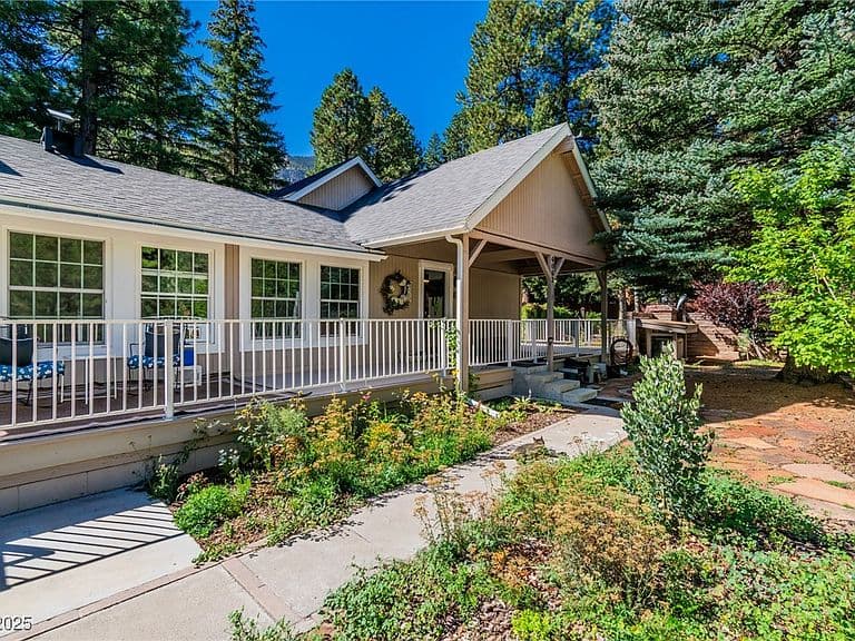 4063 Zugspitz Way photo 1