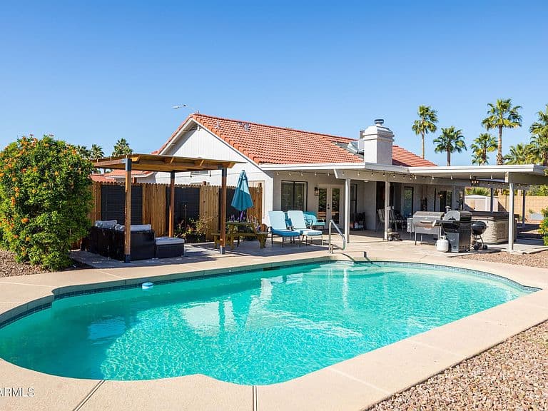 5963 E Enrose Cir photo 1