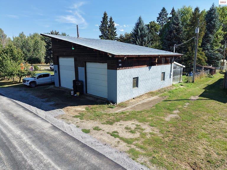 258 3rd St photo 1