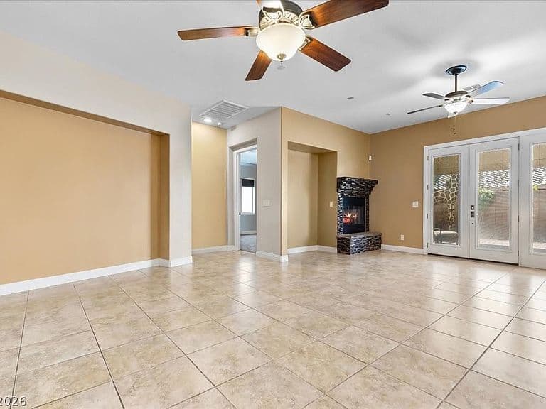 1011 Via Calderia Pl photo 5