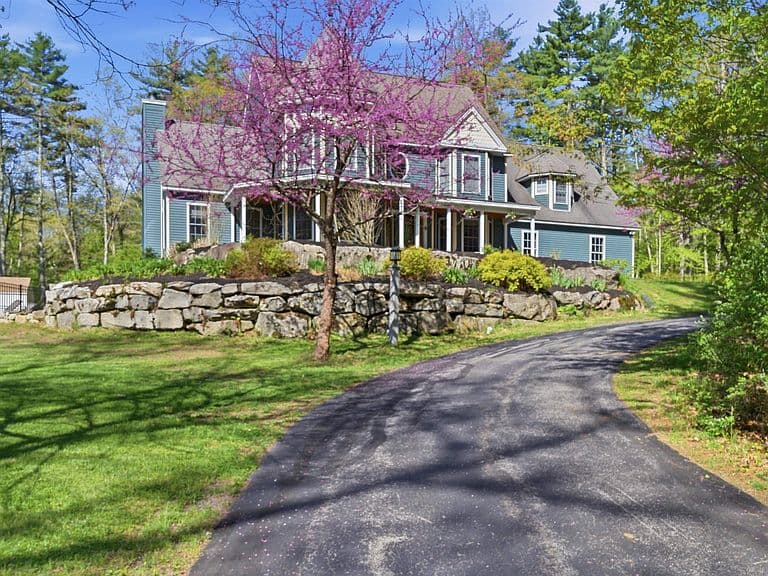 6 Harrington Drive photo 3