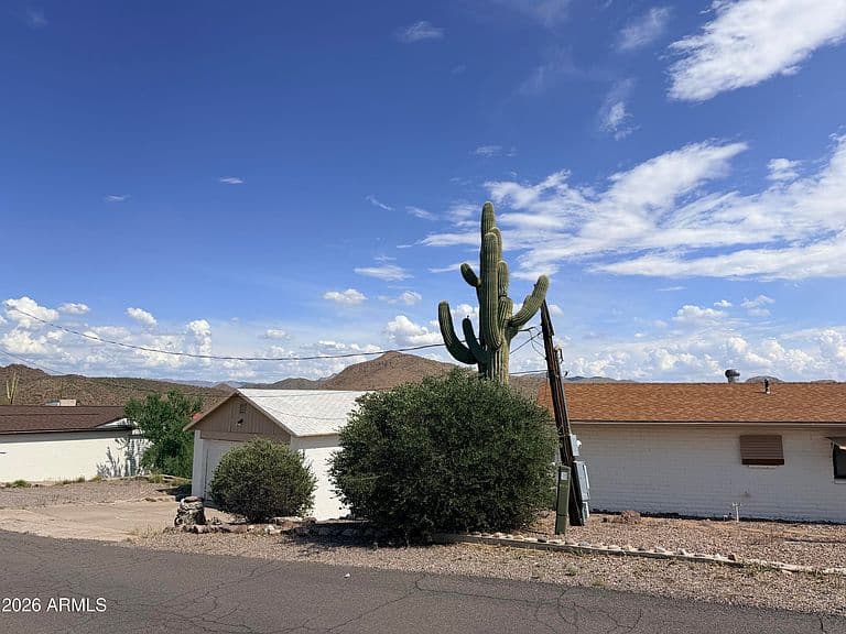 981 N SHERWOOD Way photo 5