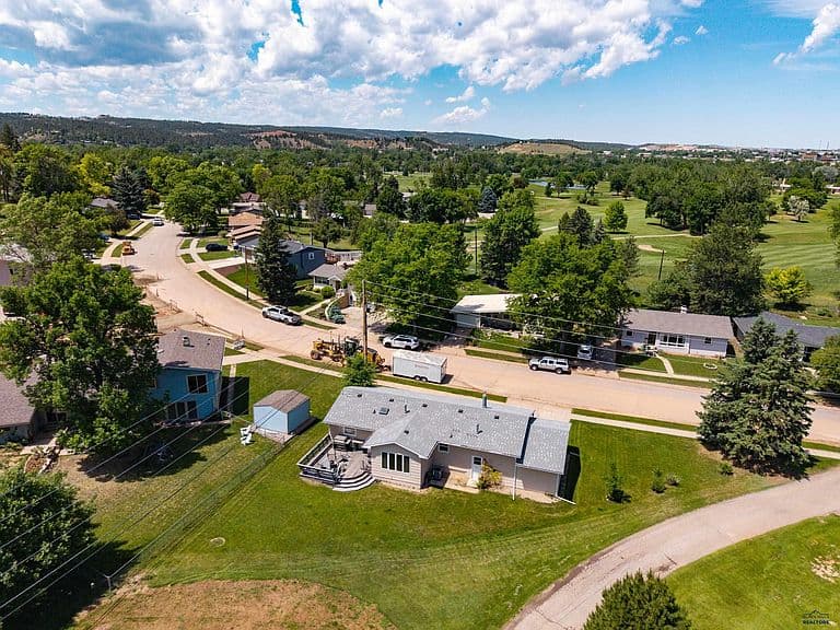 3023 Tomahawk Dr photo 2