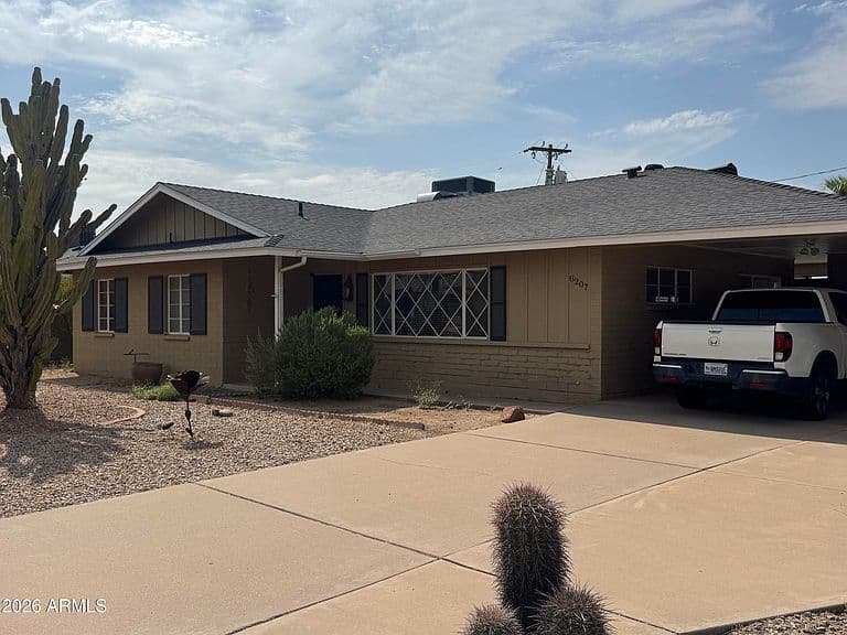 8207 E VERNON Avenue photo 3