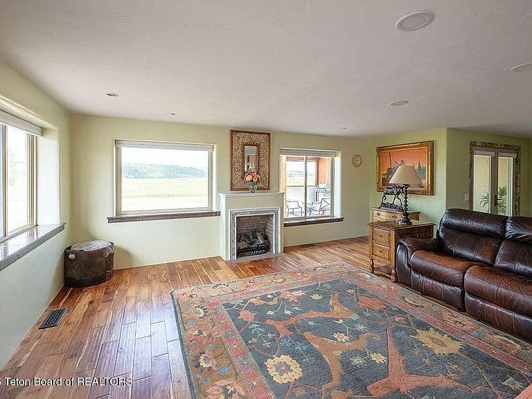 800 County Road 123 photo 4