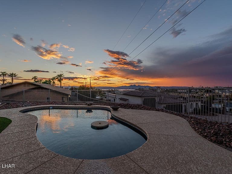 1735 Peruvian Ln photo 5