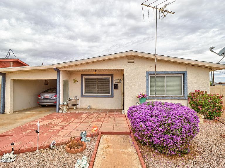 812 N SUNSHINE Boulevard photo 5