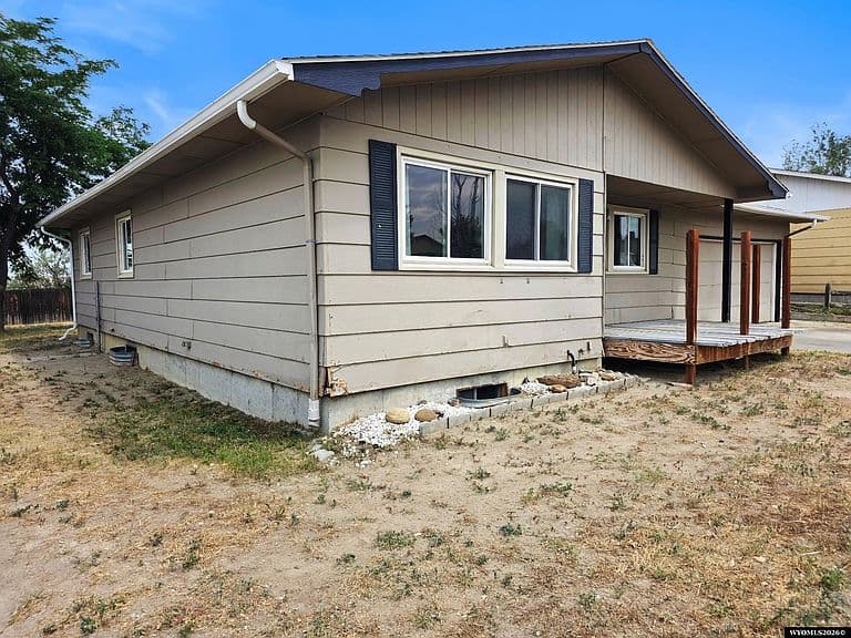 3514 Meadowlark Dr photo 2