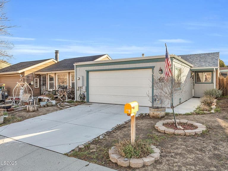 39 Granite Way photo 2