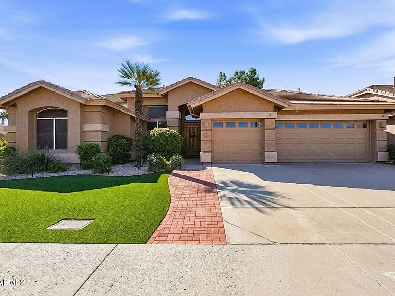 6519 W CREST Lane photo 1