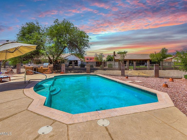 1440 E Cody Circle photo 3
