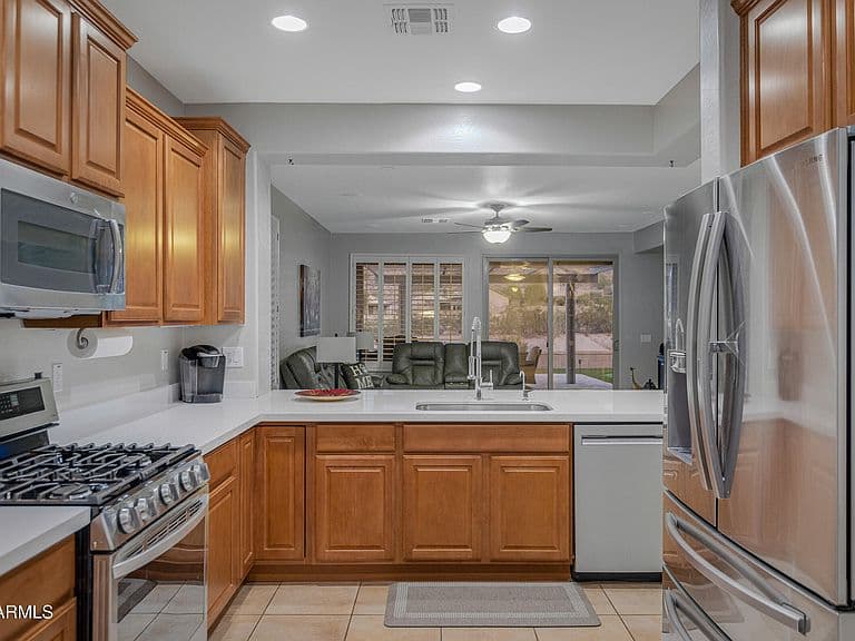 32119 N ECHO CANYON Road photo 5