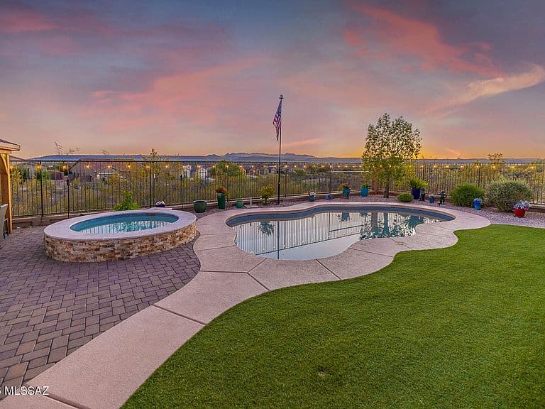 1390 E Stronghold Canyon Ln photo 1