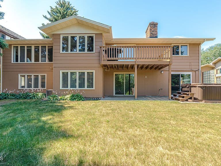 3209 Winnipeg Dr photo 5