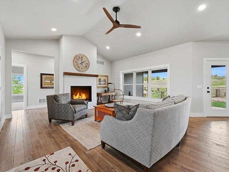 2301 Bridgestone Cir photo 5