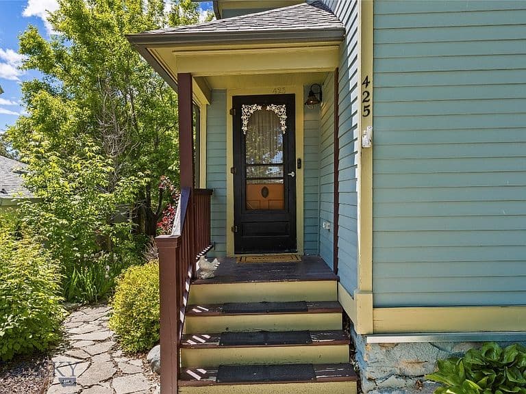 425 N B St photo 4