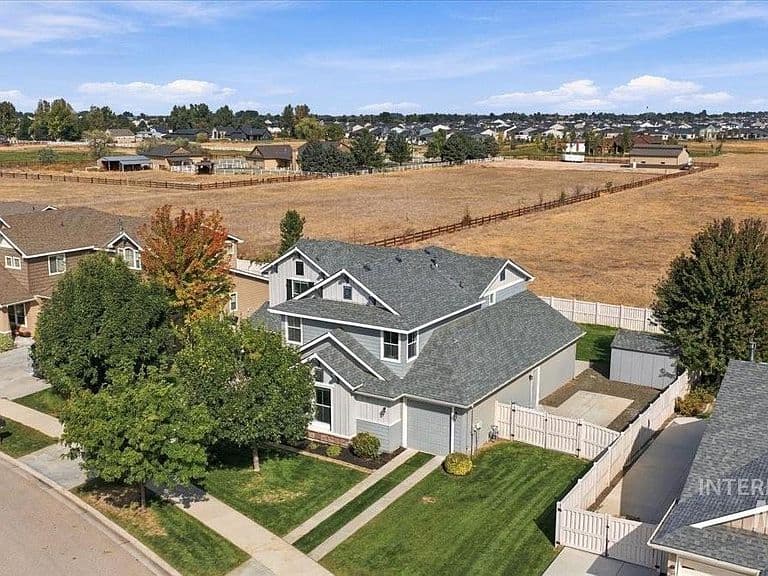 1122 W Seldovia Dr photo 2