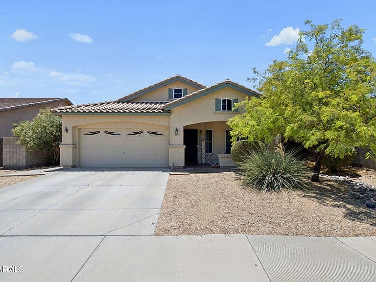 4391 E HAZELTINE Way photo 3