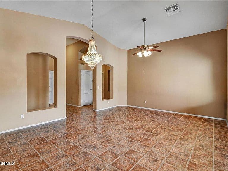 9171 W LONE CACTUS Drive photo 5