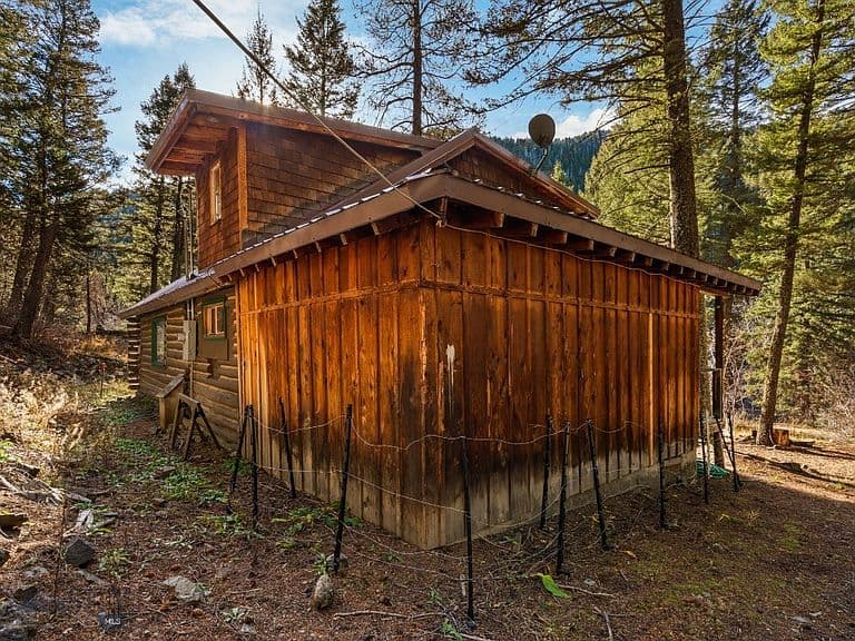 10400 Hyalite Canyon Rd photo 5