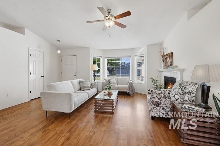 10112 W Jewell St photo 2