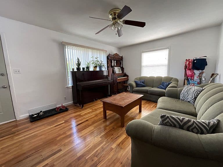 495 Fairmont Ave photo 5