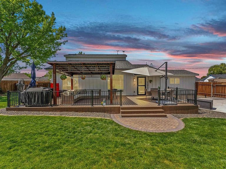 821 S Cove Ln photo 1