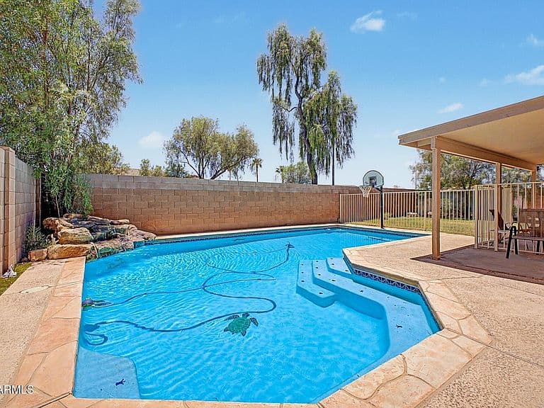 10405 W PRIMROSE Drive photo 2
