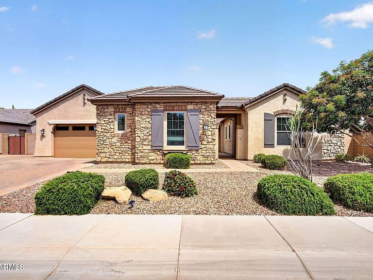 3530 E AQUARIUS Place photo 1