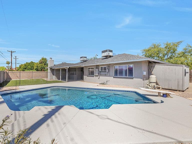 8215 E CAMBRIDGE Avenue photo 5