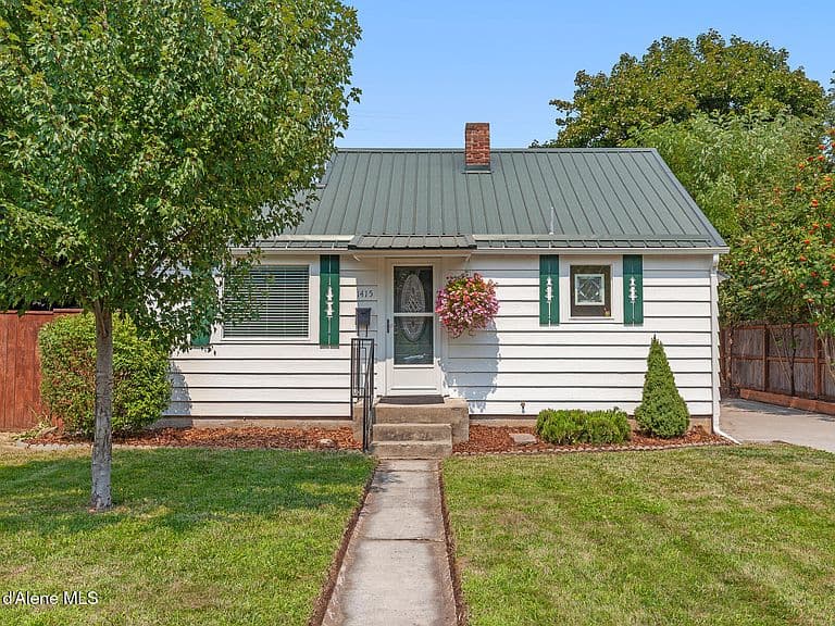 1415 E Front Ave photo 2