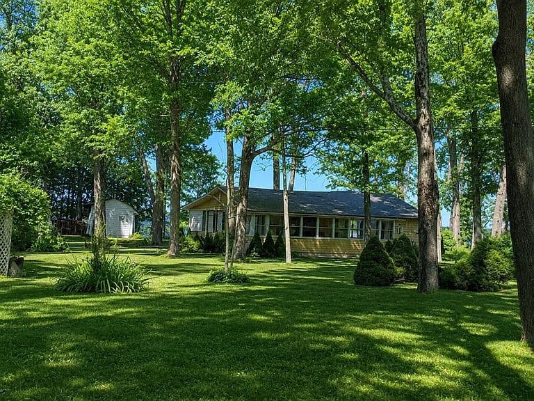 33 Leo Drive photo 2