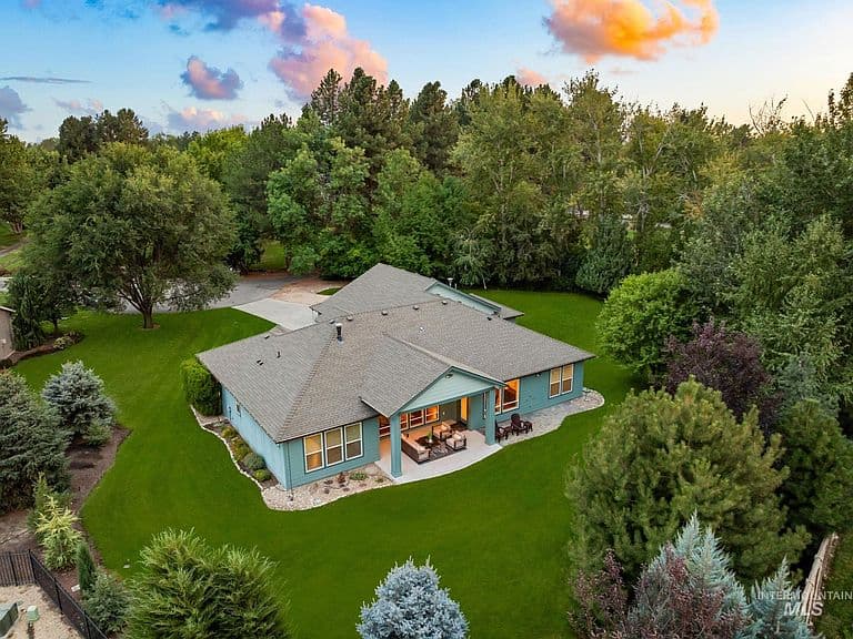 274 E Schmeizer Ln photo 1