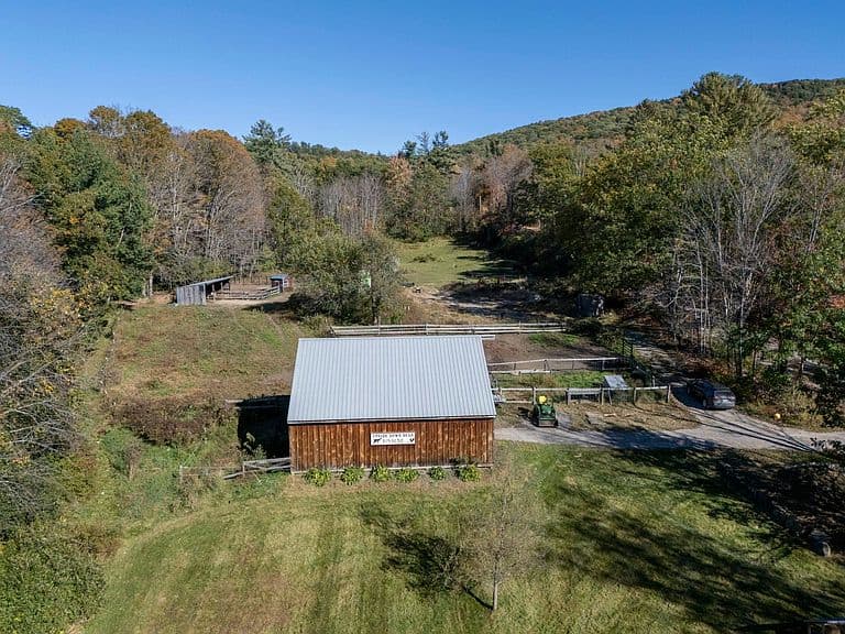 148 County Farm Road photo 2