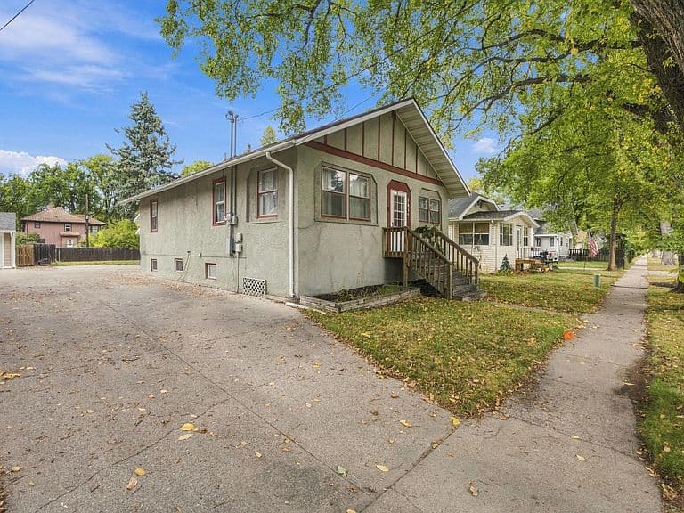 1415 8th Ave S photo 2