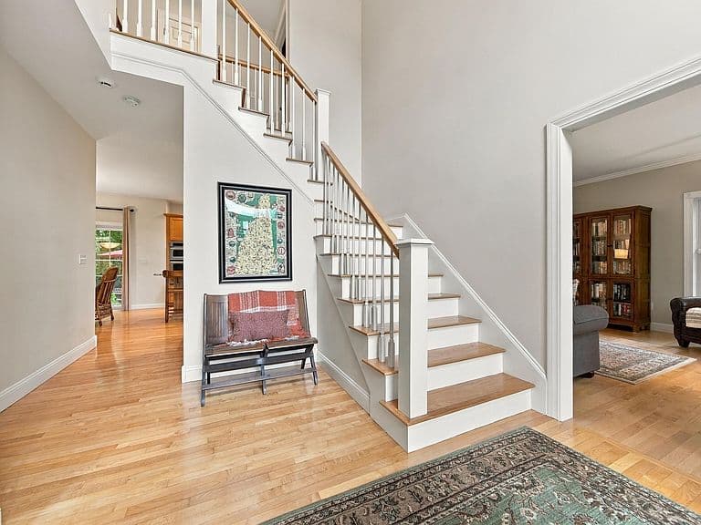 5 New South Drive photo 4