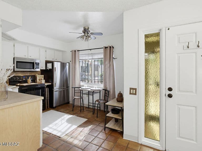 105 W Calle Del Ano photo 3