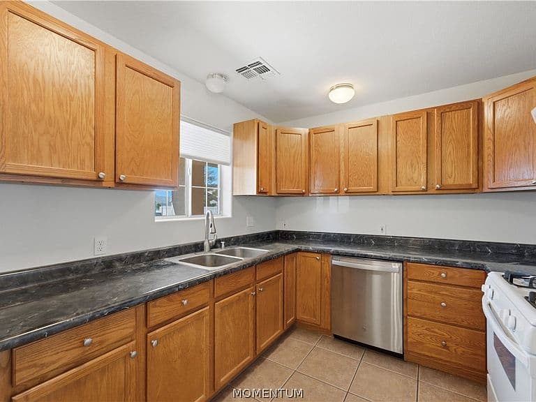 2633 Wickieup Avenue photo 2
