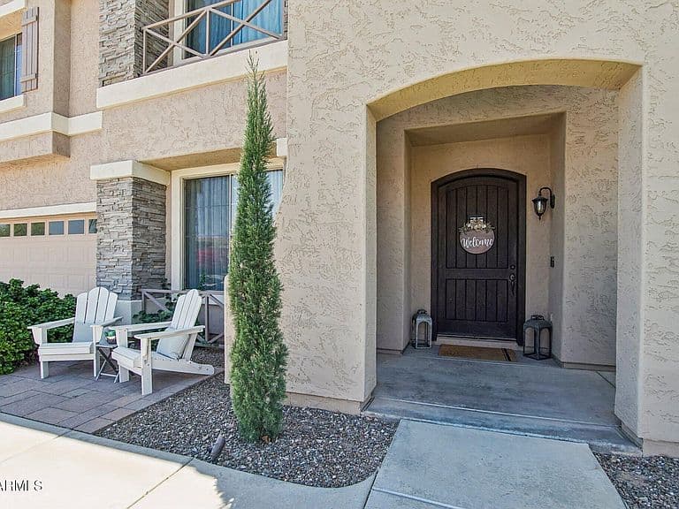 359 E Frances Lane photo 4