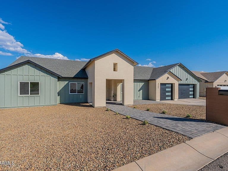 3909 S Veronica Lane photo 4
