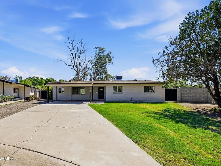 1325 E AVALON Drive photo 1