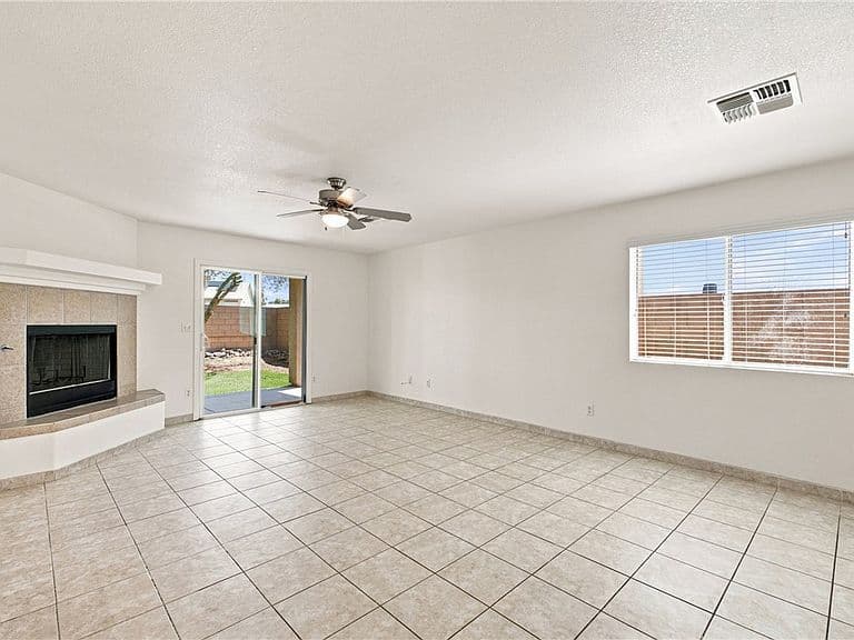 5030 S Rosemary Drive photo 5
